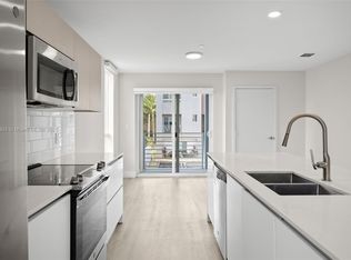 2555 193rd St #2201, Miami, FL 33180