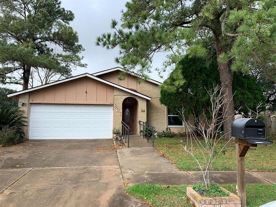 1st image of 906 Arrow Lake Dr