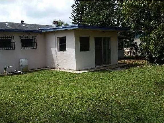 5th image of 6871 SW 17th St