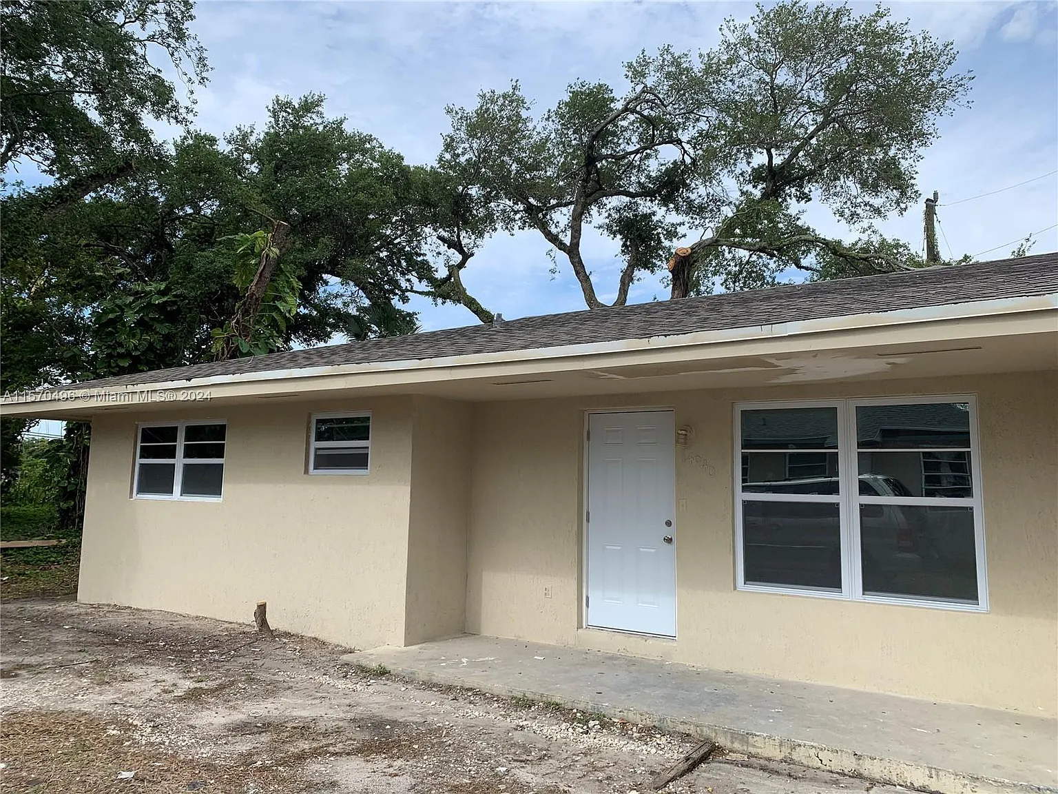 4 bed, 3.0 bath, 5627 sqft, $2,995 — Photo 2
