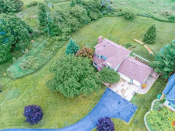 2nd image of 9233 Arbor Ct
