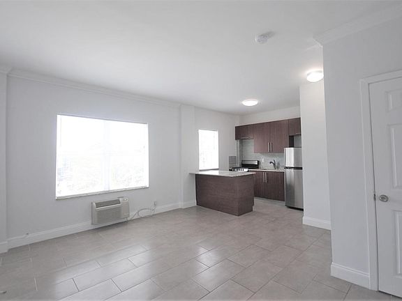 2nd image of 437 NE 29th St APT 304