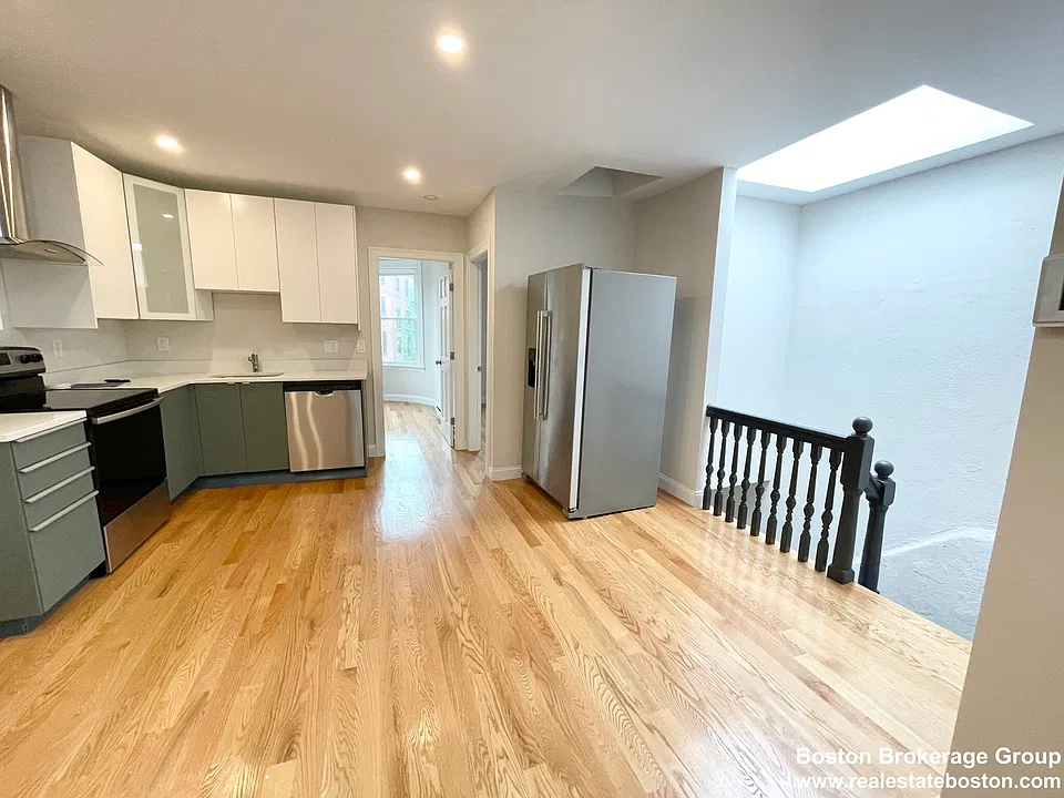 7 Warwick St #3