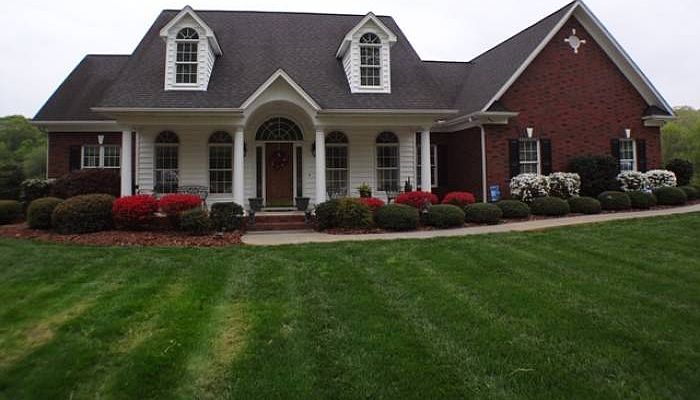 122 Upper Oak Front