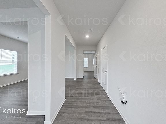 2nd image of 3428 Bridgewood Dr