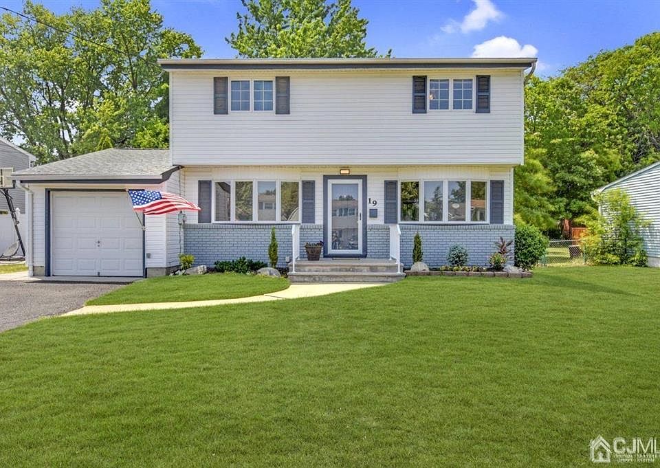 1st image of 19 Grace Dr