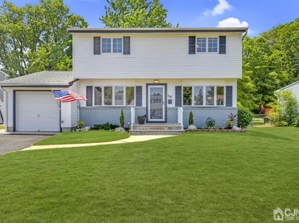19 Grace Dr, Old Bridge, NJ 08857