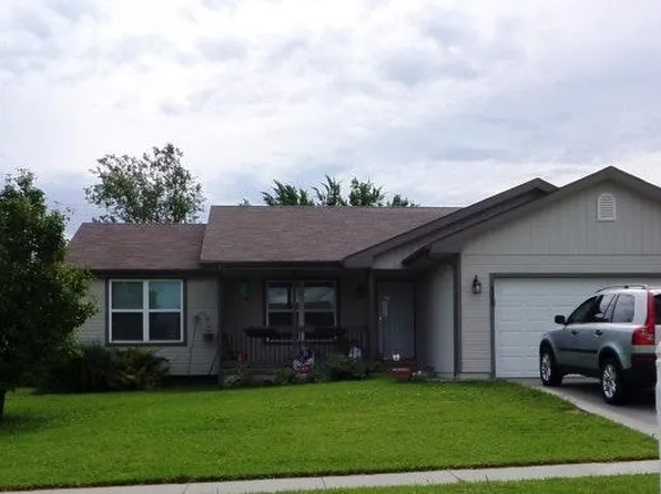 4304 SE Chisolm Rd, Topeka, KS 66609