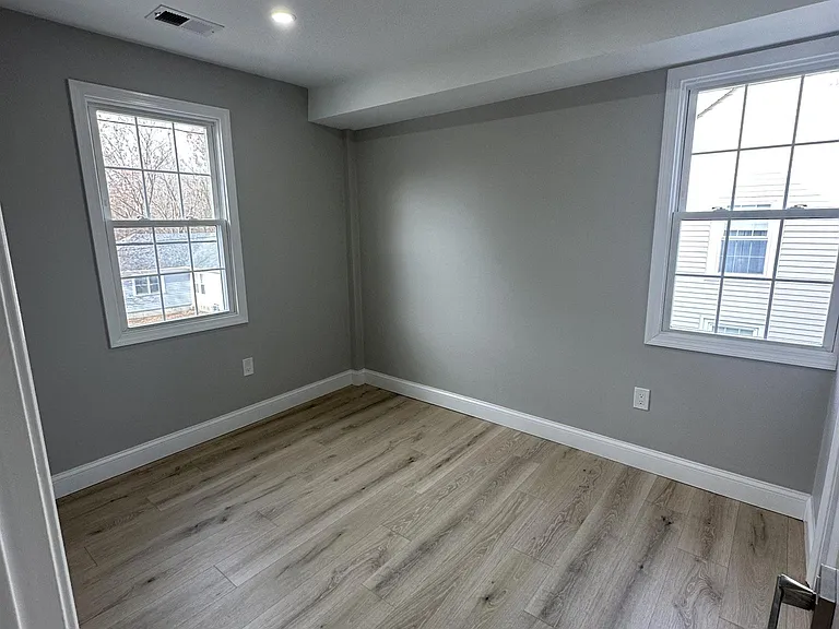 36 Center St #B — Photo 16