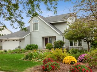 1031 Hazelwood Ct, West Bend, WI 53095