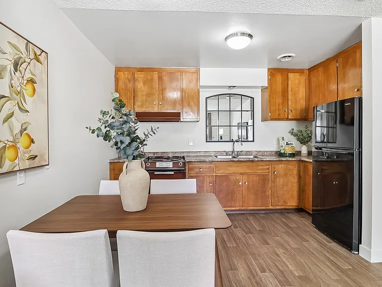 Town Park Villas — Photo 7