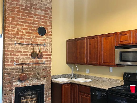 5th image of 2227 Brainard St #A