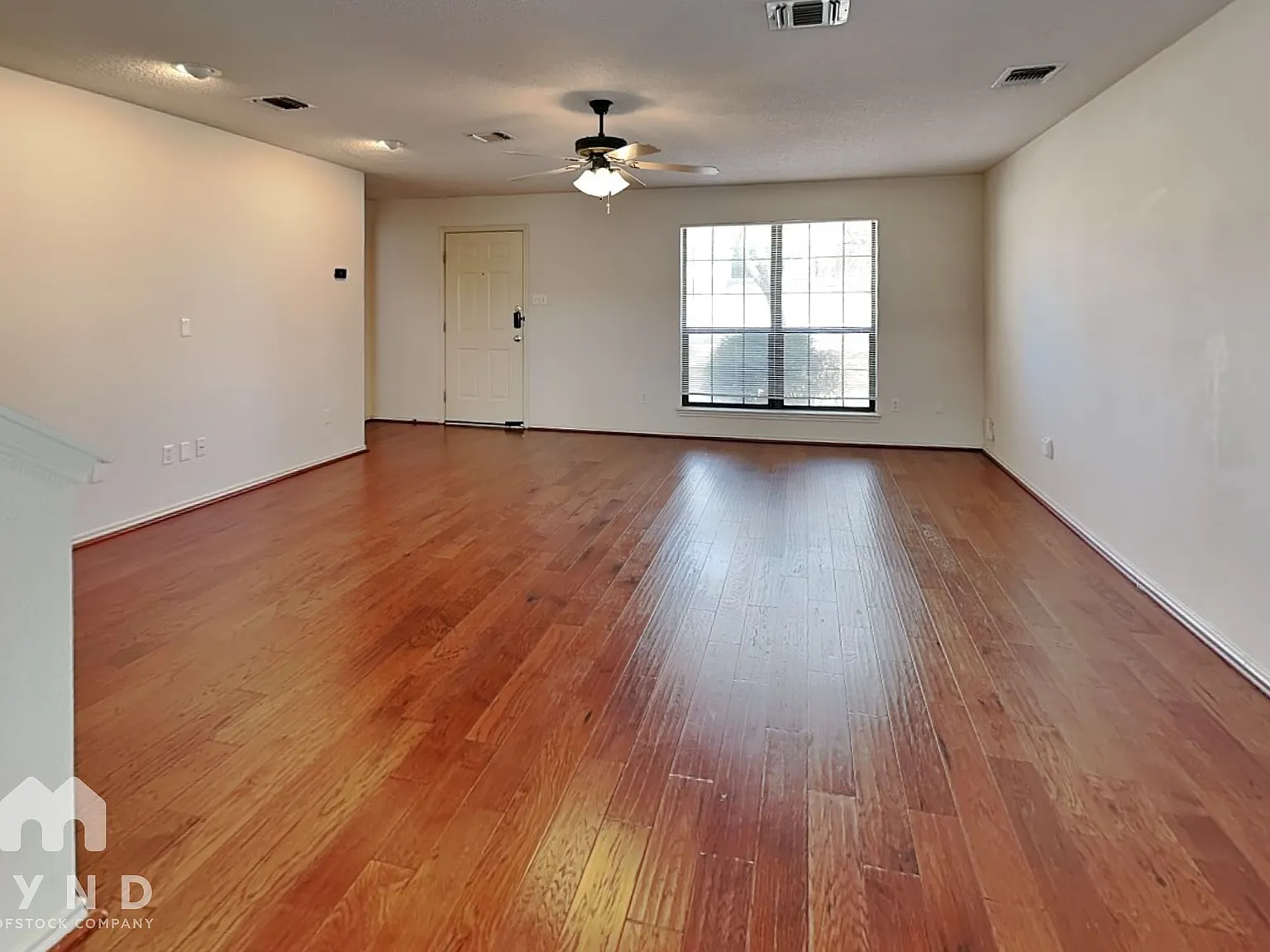 3 bed, 2.5 bath, 1823 sqft, $2,000 — Photo 2