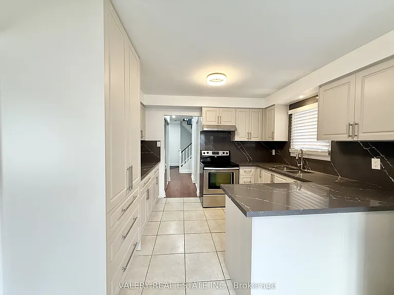 94 Reed Dr #1 — Photo 3