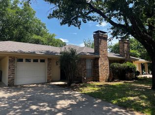 623 Overlook Ct, Arlington, TX 76012