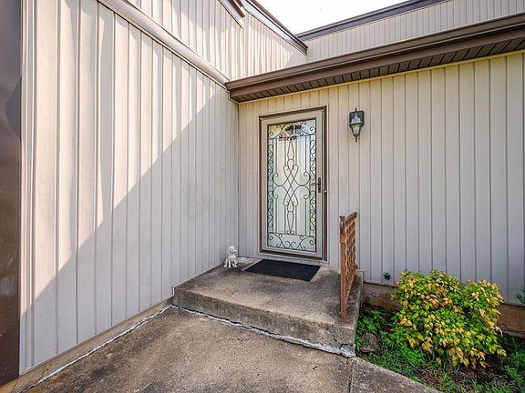 2nd image of 1013 Glasgow Ct