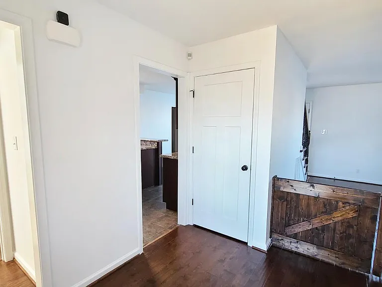982 Dwight Eisenhower Way — Photo 3