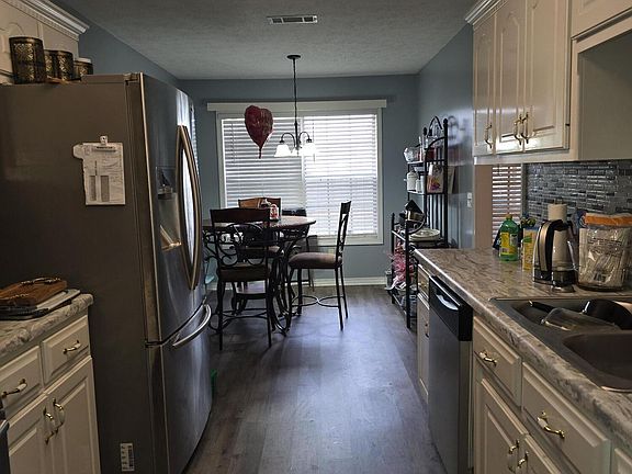 3rd image of 60 1st Colony