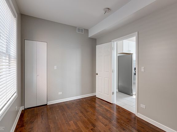 5th image of 3853 W Wrightwood Ave #2
