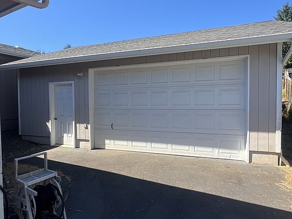 4th image of 142 Swain Ct