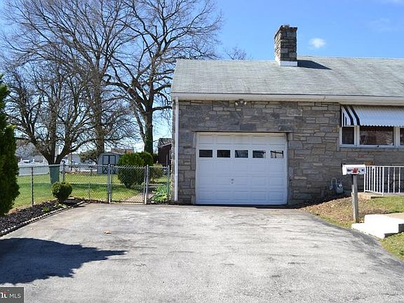 3rd image of 405 Milmont Ave