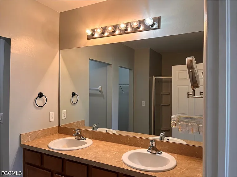 10353 Canal Brook Ln — Photo 23