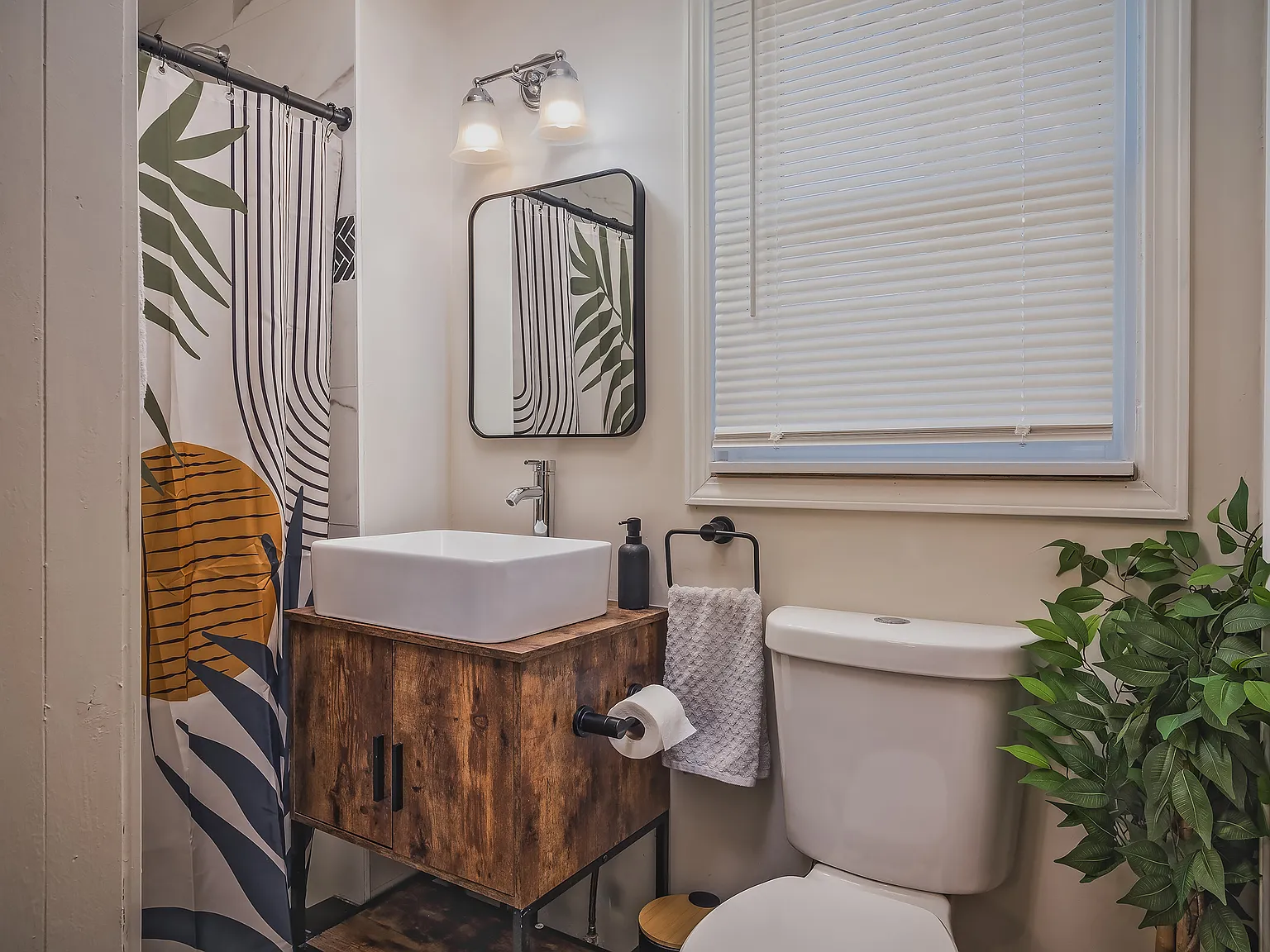 Studio, 600 sqft, $1,400 — Photo 2