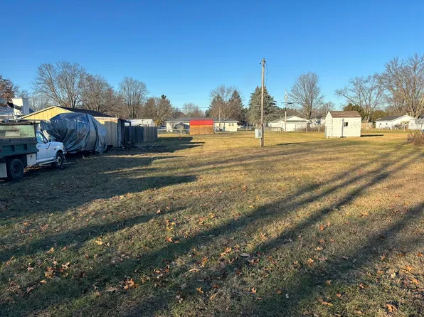 S Metcalf Ct, Edwardsburg, MI 49112