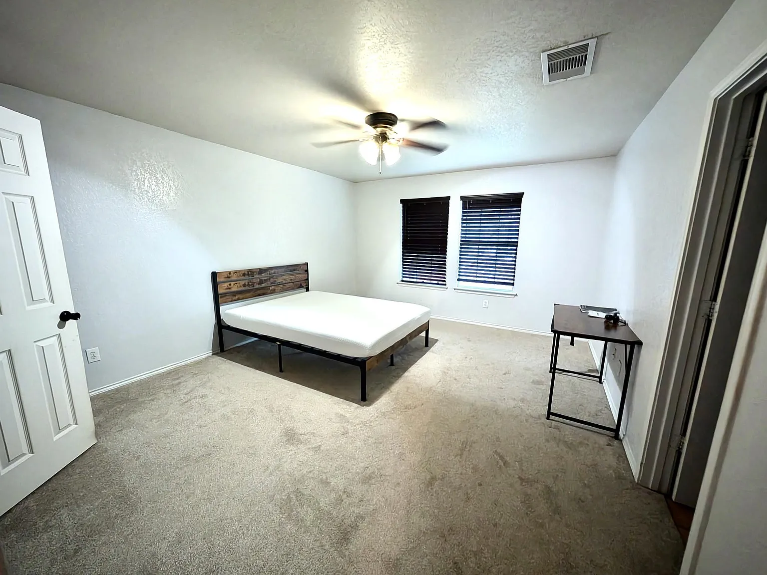 4 bed, 2.0 bath, 1733 sqft, $1,100 — Photo 1
