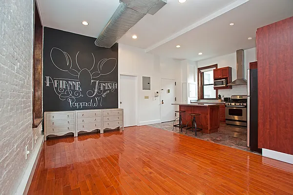 Rented by Jade Stone Real Estate Consulting | media 38