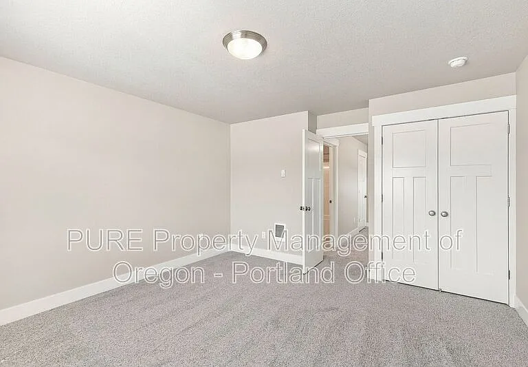 588 NE Alderwood Dr — Photo 19