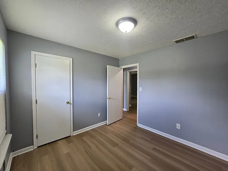 3706 Locust Ave — Photo 12