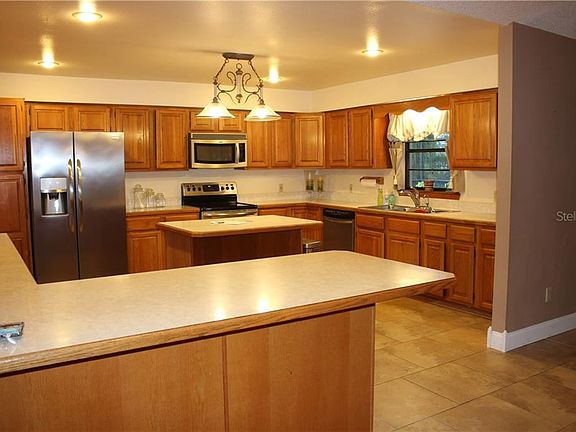 3rd image of 11715 Lake Clair Cir