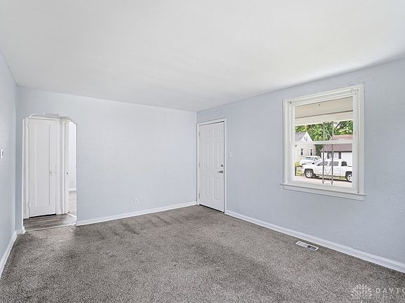 3rd image of 4433 Eichelberger Ave
