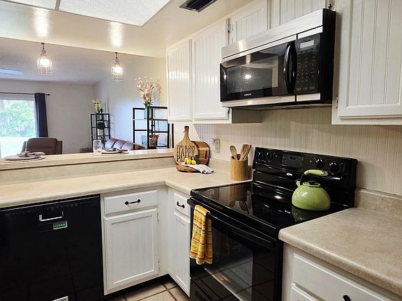 3rd image of 2952 Finsterwald Dr