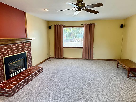 5th image of 8476 E Main St