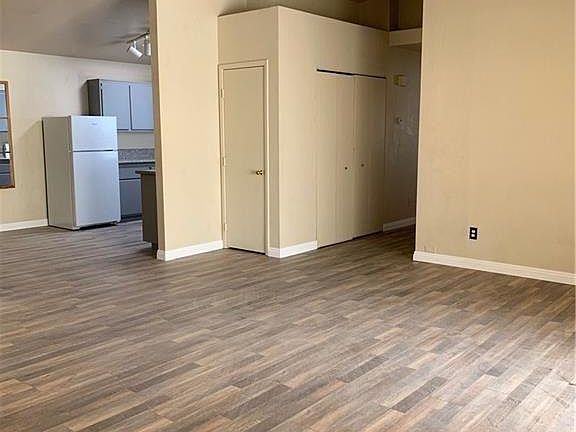 3rd image of 2112 Saxton Hill Ave
