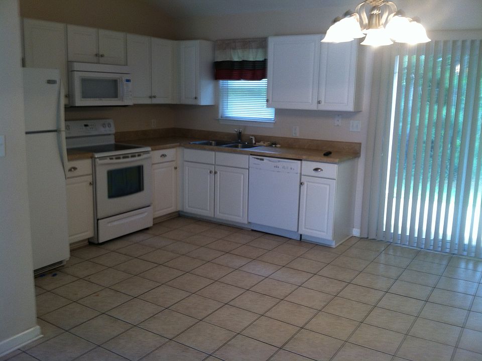 2nd image of 144 Dove Hill Cir