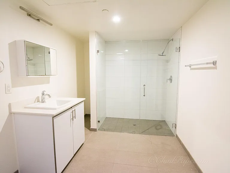 1183 Crenshaw Blvd #202A — Photo 8