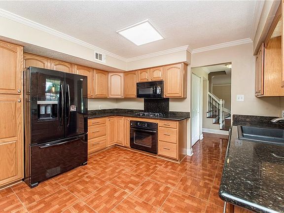4th image of 2180 Oak Tree Dr
