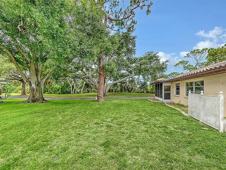 515 Rousseau Dr — Photo 35