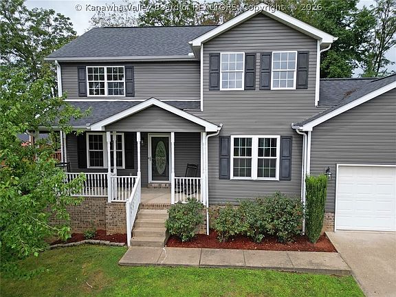 5th image of 110 Woodstone Dr