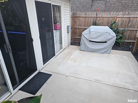 5th image of 2208 Trowbridge Rd