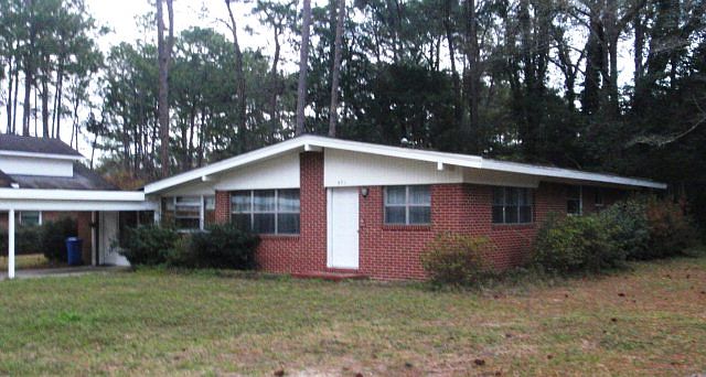 1st image of 571 Oak Villa Dr