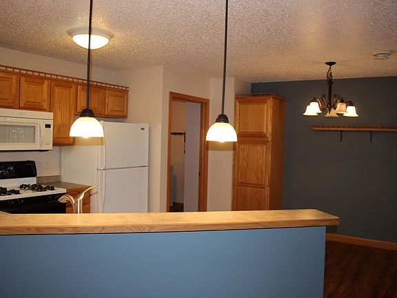 4th image of 7642 Palisades Ave NE