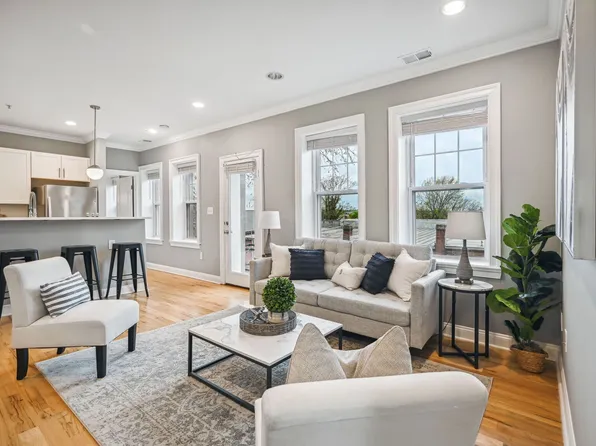 739 Newton Pl NW APT 303, Washington, DC 20010