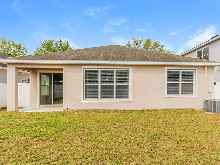 7935 Camden Woods Dr — Photo 16