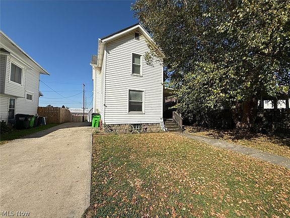 2nd image of 137 N 15th St