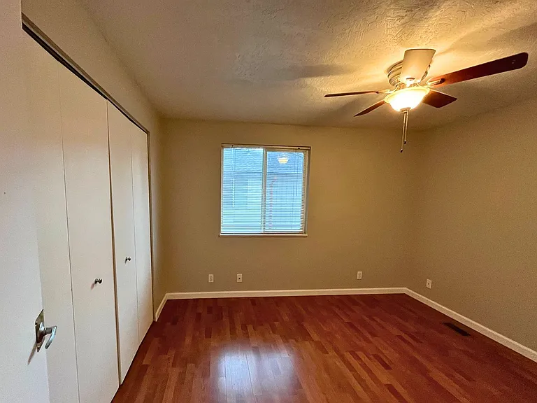 500 Jefferson St #8 — Photo 16
