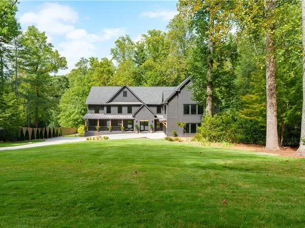 5666 Long Island Dr NW, Sandy Springs, GA 30327